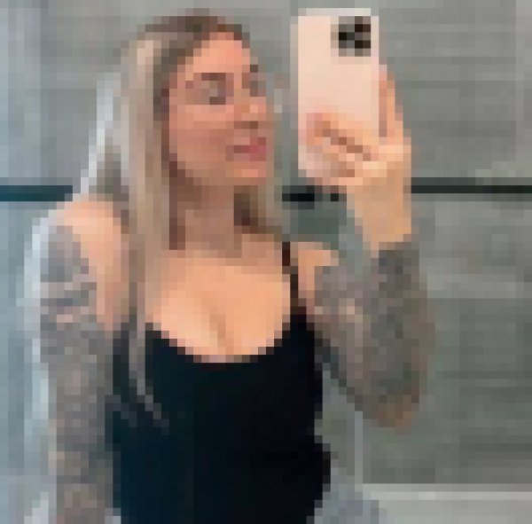 Julianna, 41, Australia