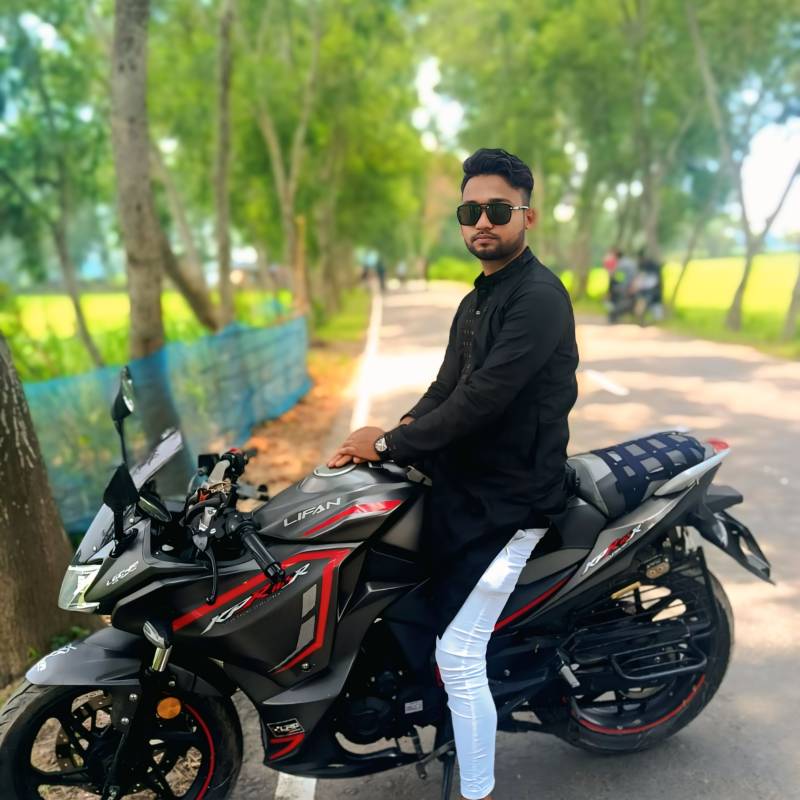 Asifkhan, 24, Manadhoo