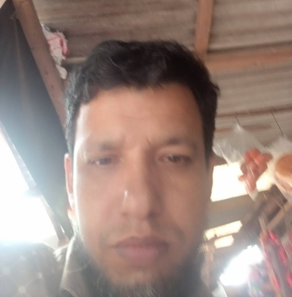 MD Monir, 46, Huelva