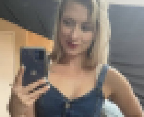 Roea, 34, Kenya