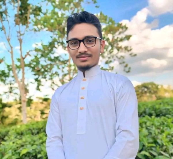 Esrafil Ahmed Ismail, 19, Mutlru