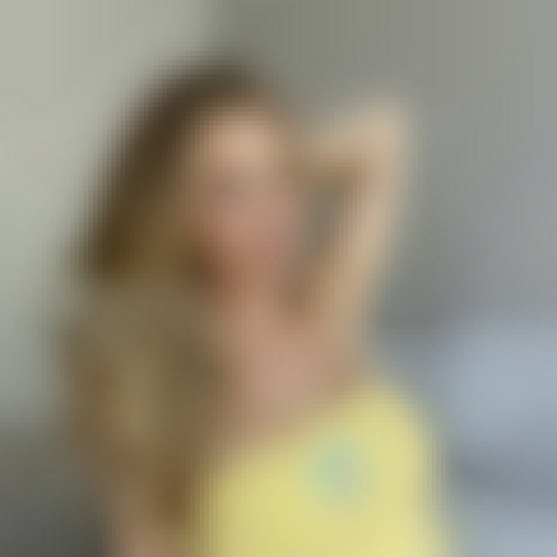 Julie, 33, United States