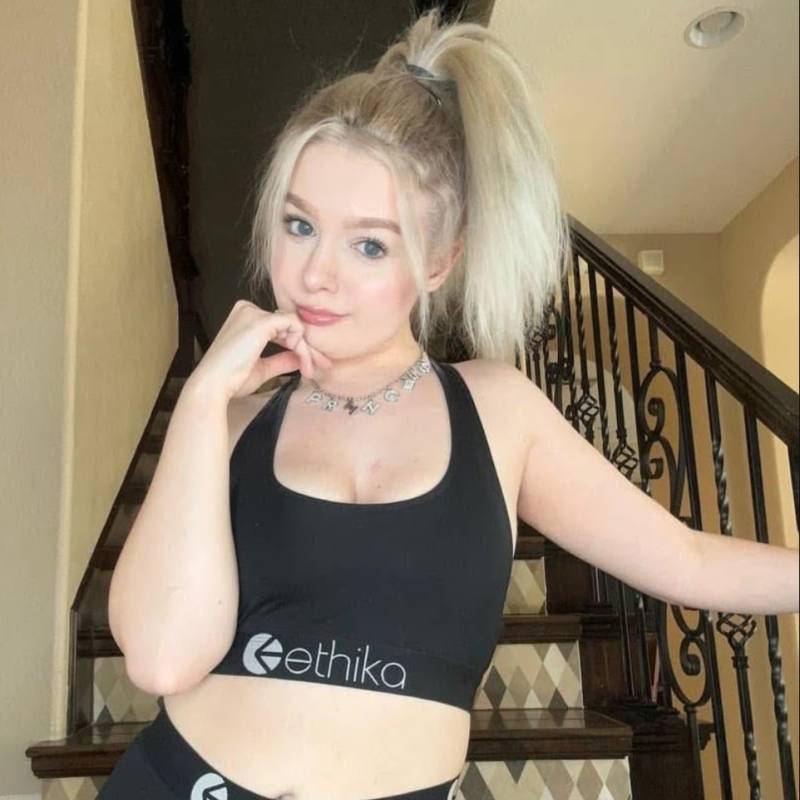 Victoria carmicheal, 26, Coatepec