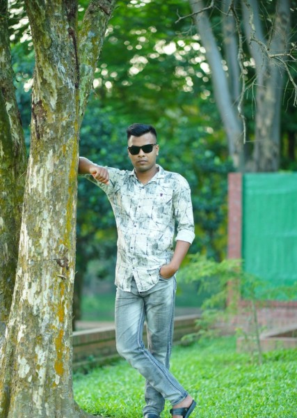Mehedi, 25, Ambalaromba