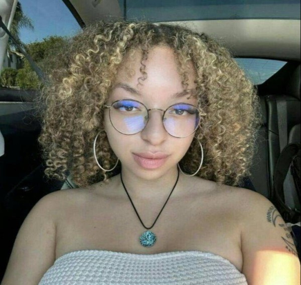 Alicia, 25, Couss