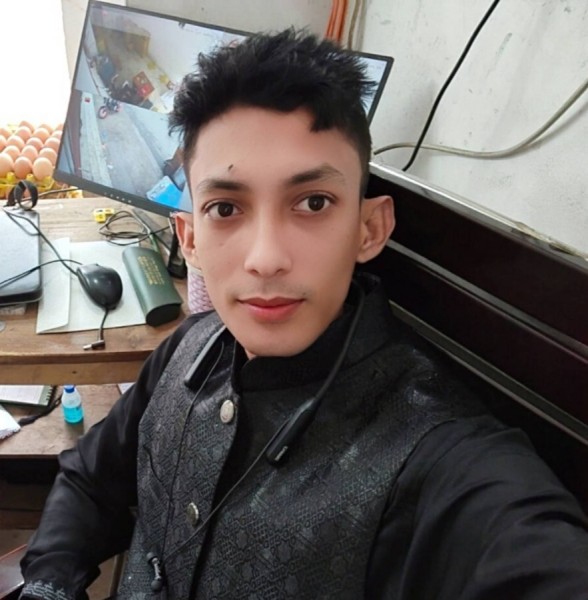 Arif, 29, Guayos