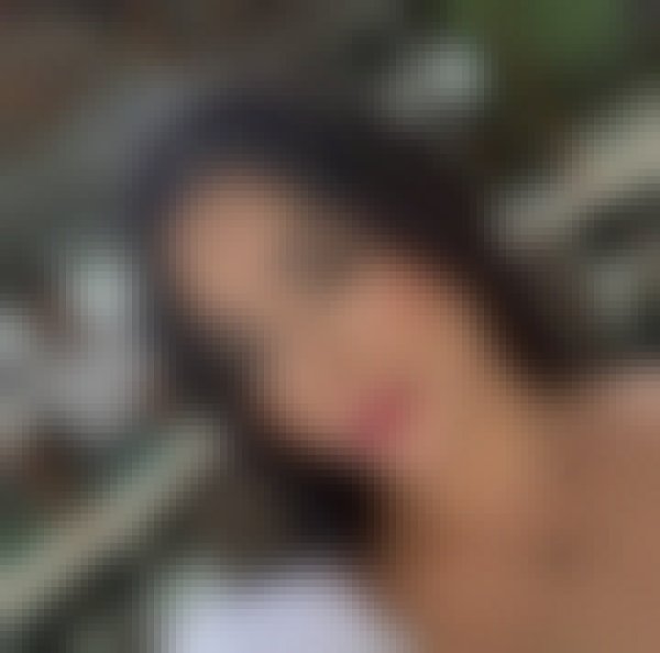 Mia Lavender, 33, Ferros