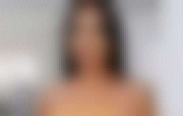 Kimsbelford, 30, United Kingdom