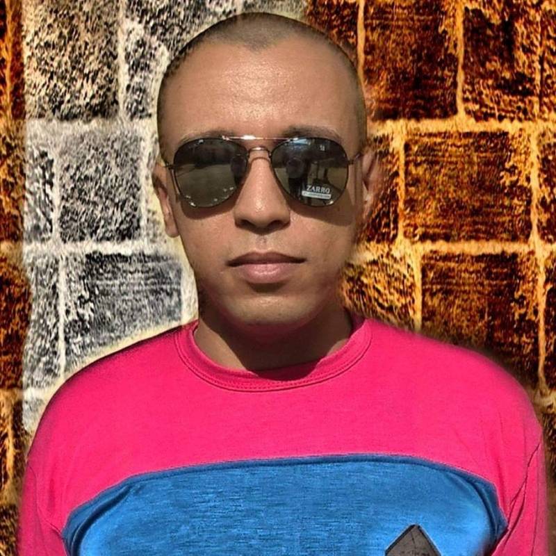 abduo, 40, Bochaha