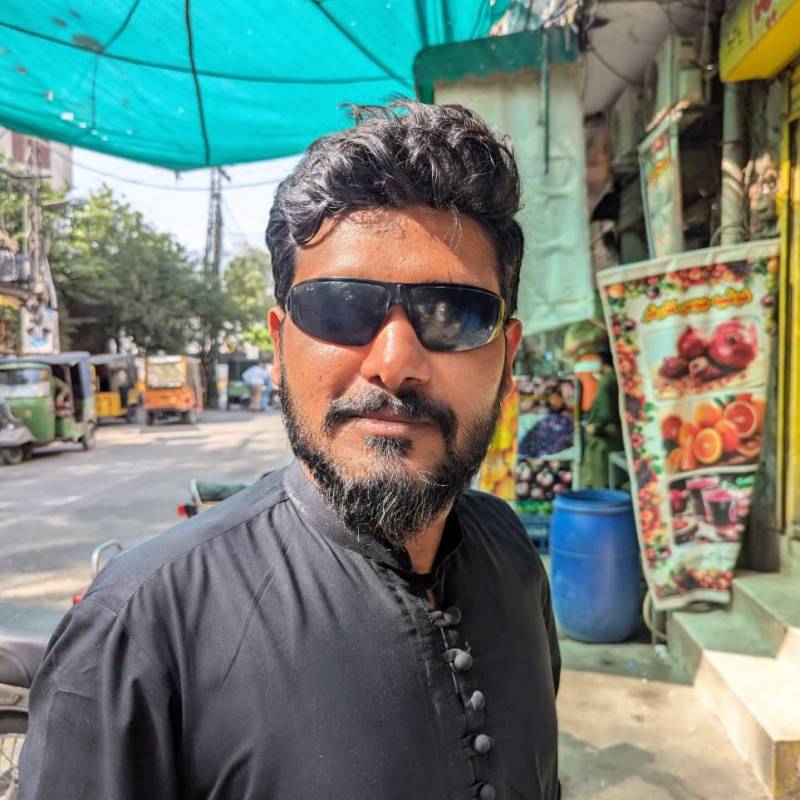 hezzi, 29, Mallapuram