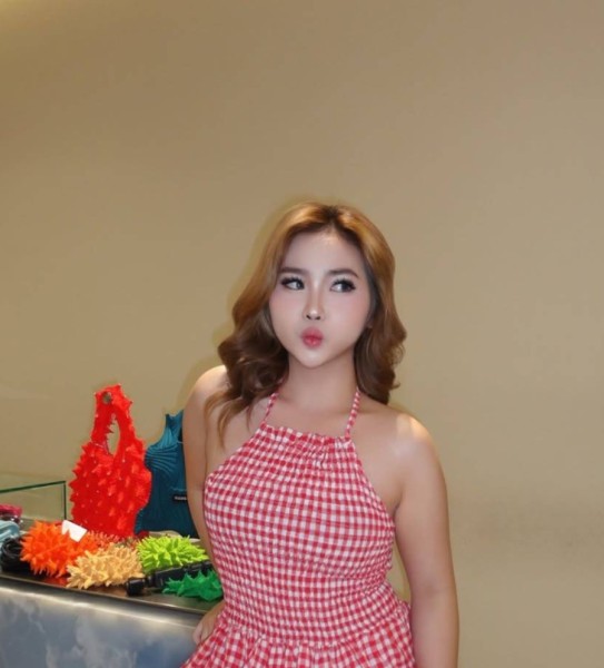 Matrica, 41, Sam