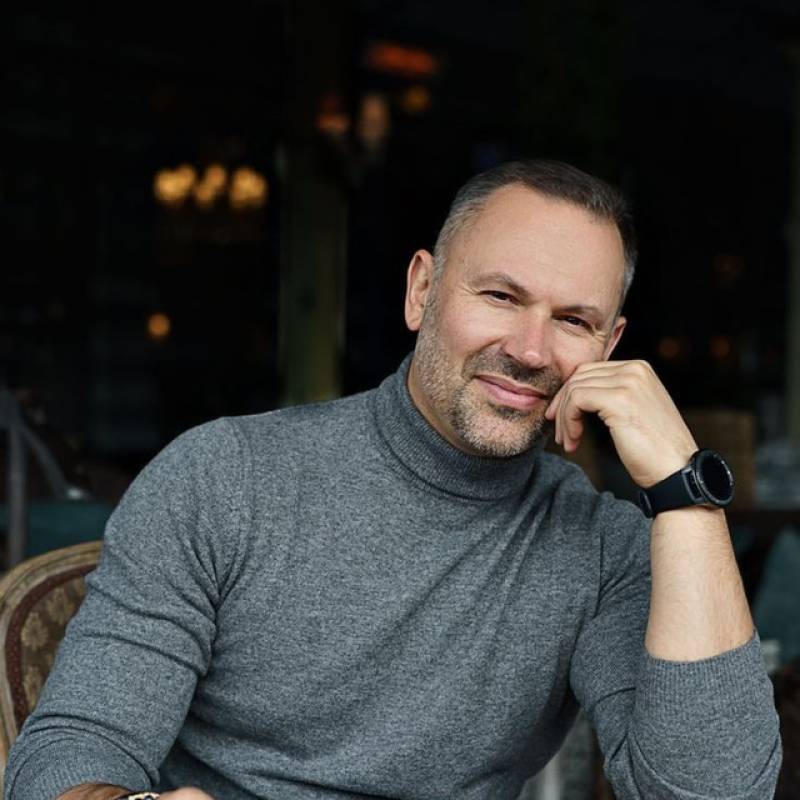 Riaz, 29, Numazu