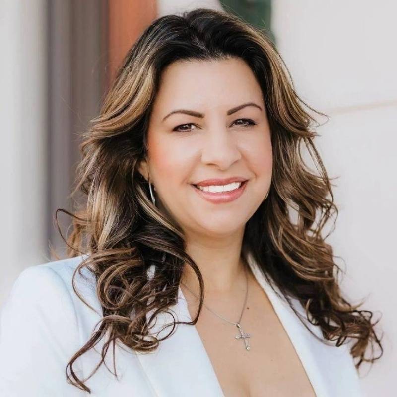 Azara, 54, Vlingara