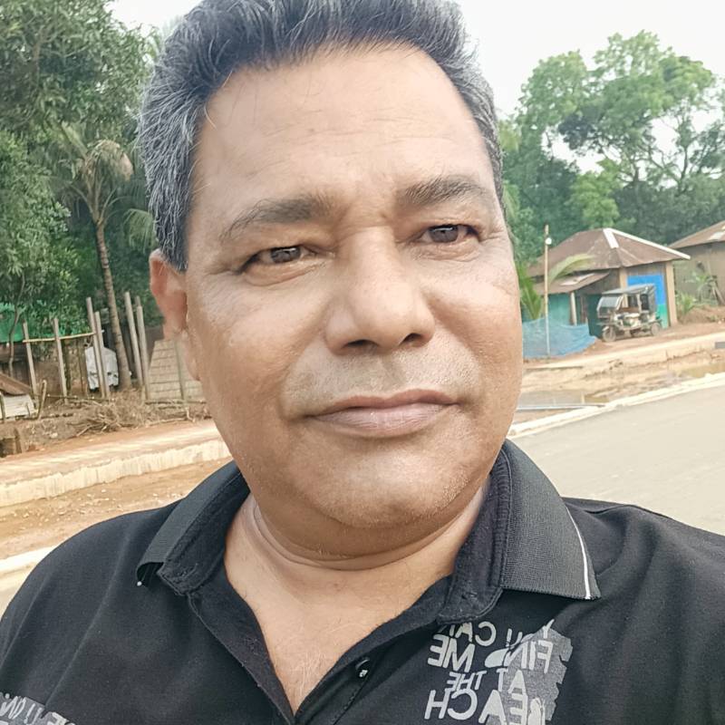 Toton, 54, Auray
