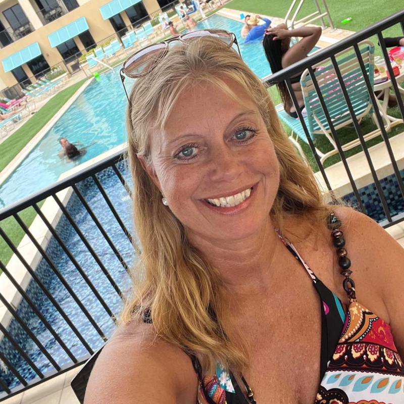 bonnie, 40, Bethel Park