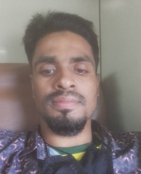 Elias, 31, Paris