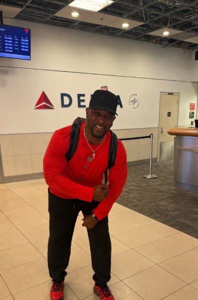 Handy, 56, Xiaoyi