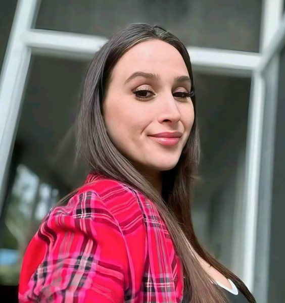 Natasha Adams, 34, Daraina