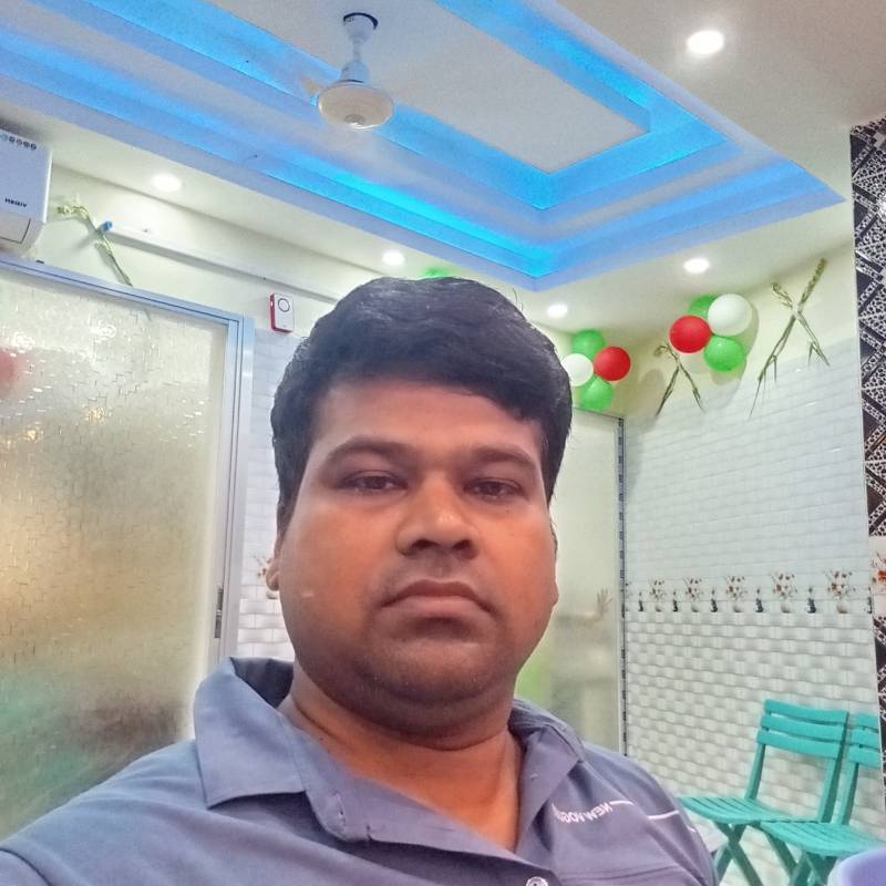 Razu, 35, Viladecns
