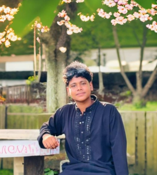 MIRAZ, 18, Guria