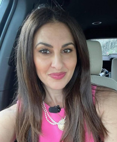 Lorrie Phillips, 52, Reims