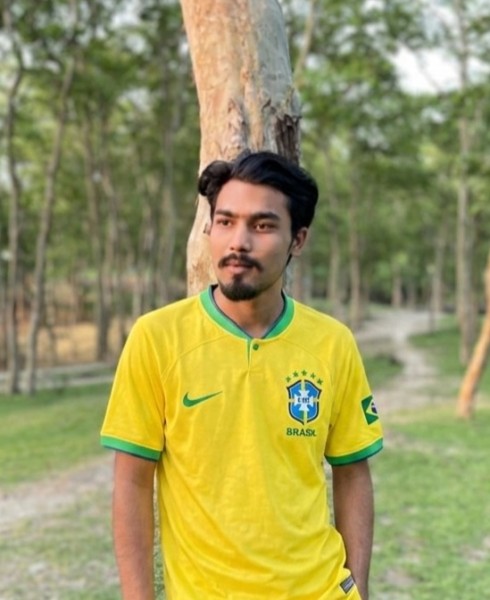 Kmkomol, 23, North Mankato