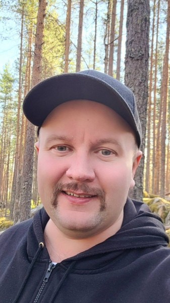 Bernard, 55, Rokikis