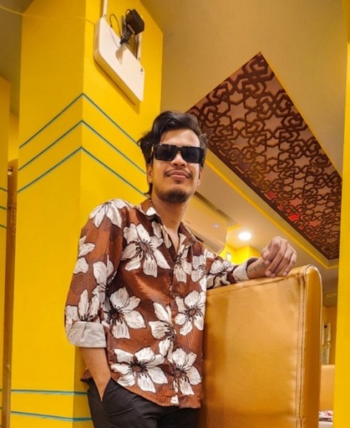 Ariyen Shakib, 26, Levoca