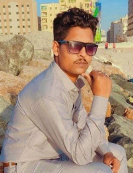 Roman, 37, Singia