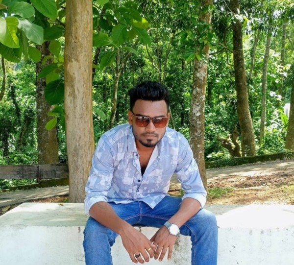 Arman, 18, Makaya