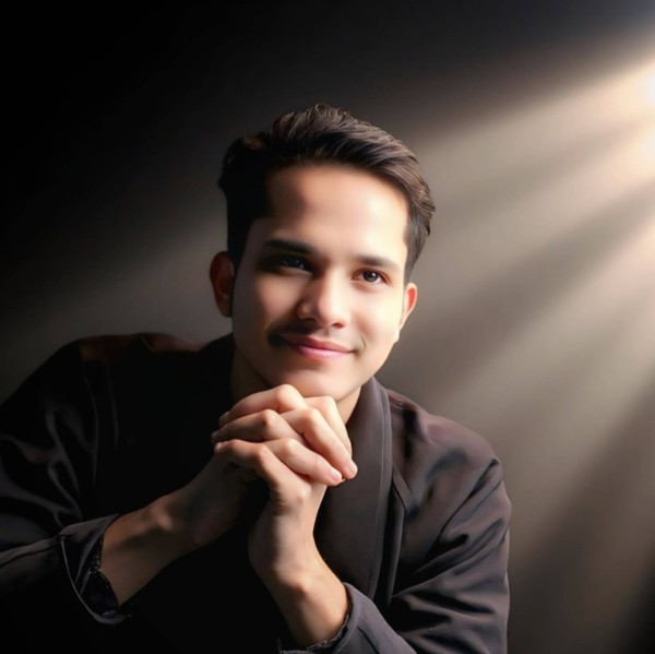 Juwel Chay, 28, Qaemiyeh