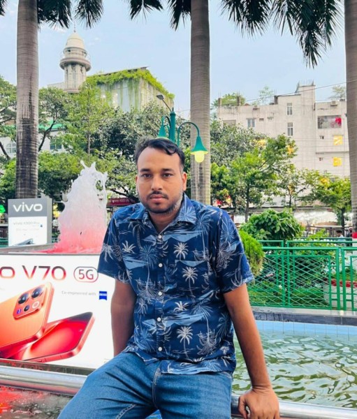 Sk Mahmud, 38, Hawak