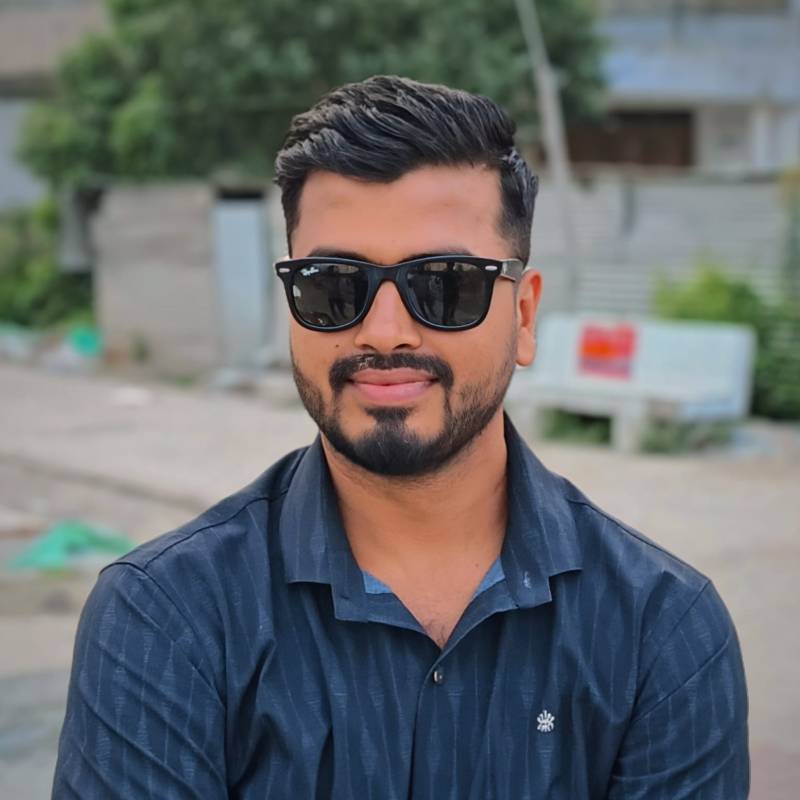 Ratan, 31, Rundu