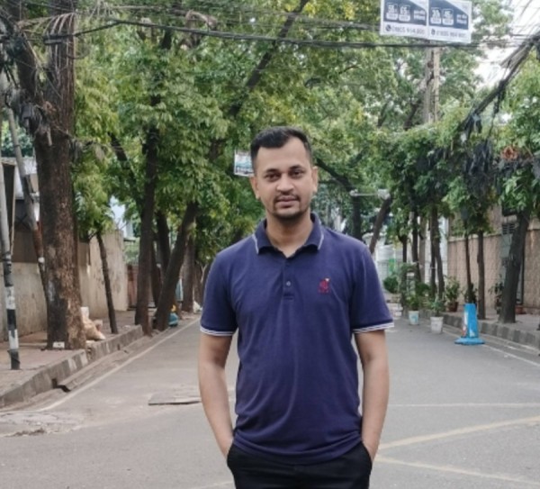 Md khabbab, 32, Trecate