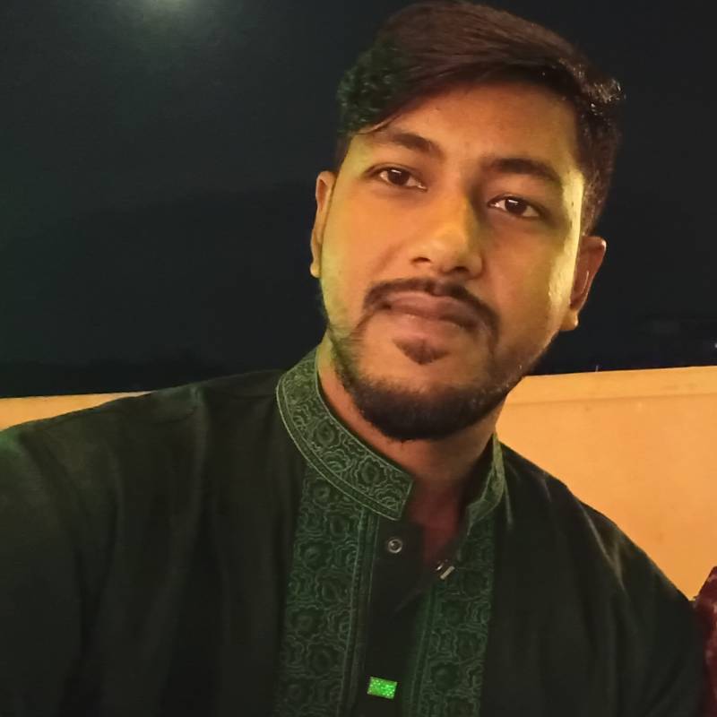 Khan, 28, Santa Maria A Vico