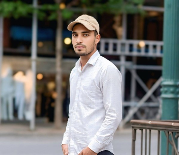 Akramul, 28, Dessa