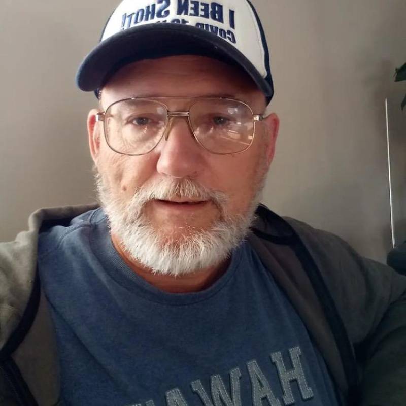 James, 49, Kisai