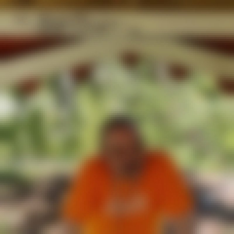 Sinan, 60, Saudi Arabia