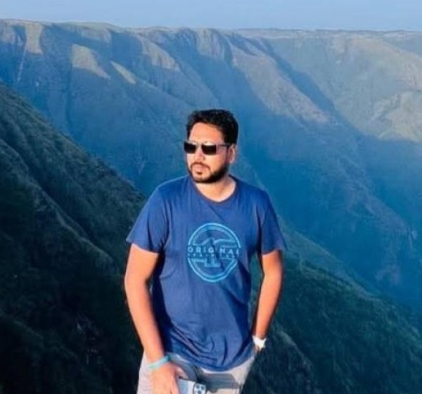 Roni, 27, Grayslake