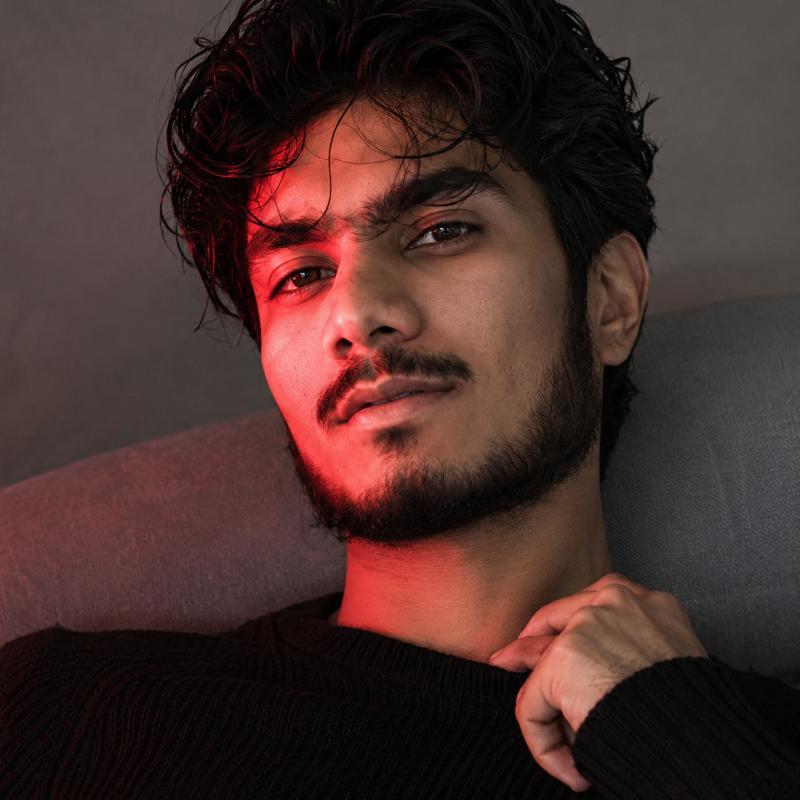 Malik, 23, Ban Tom Klang