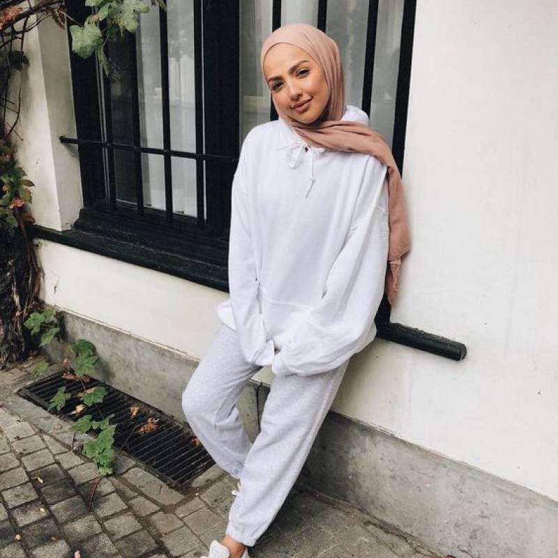 amira9925 dating