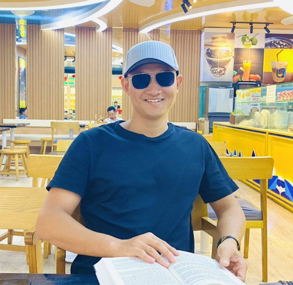 ZhangWei72526 dating