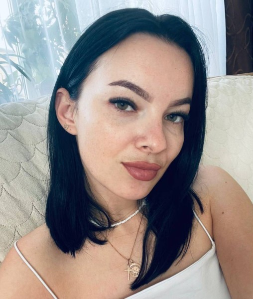Alina36090 dating